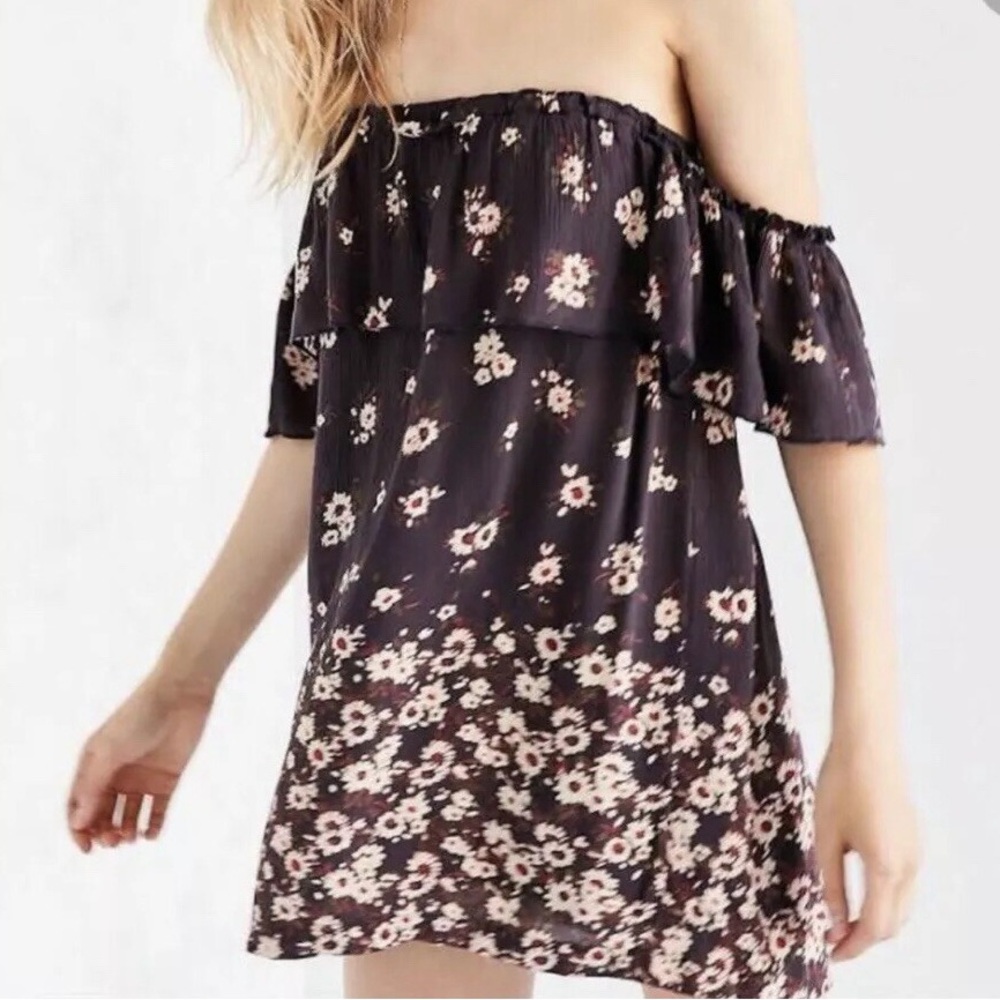Urban Outfitters Kimchi Blue purple floral off shoulder dress XS